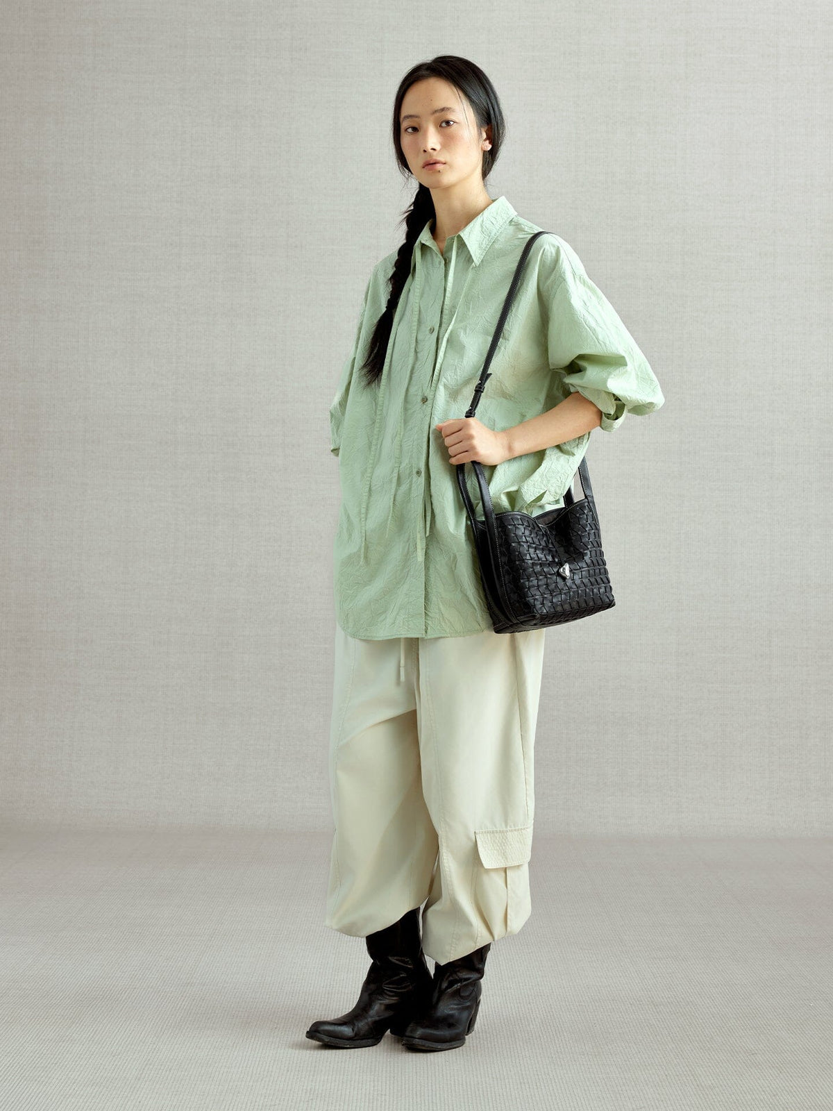 An elegant bucket bag made from lattice
