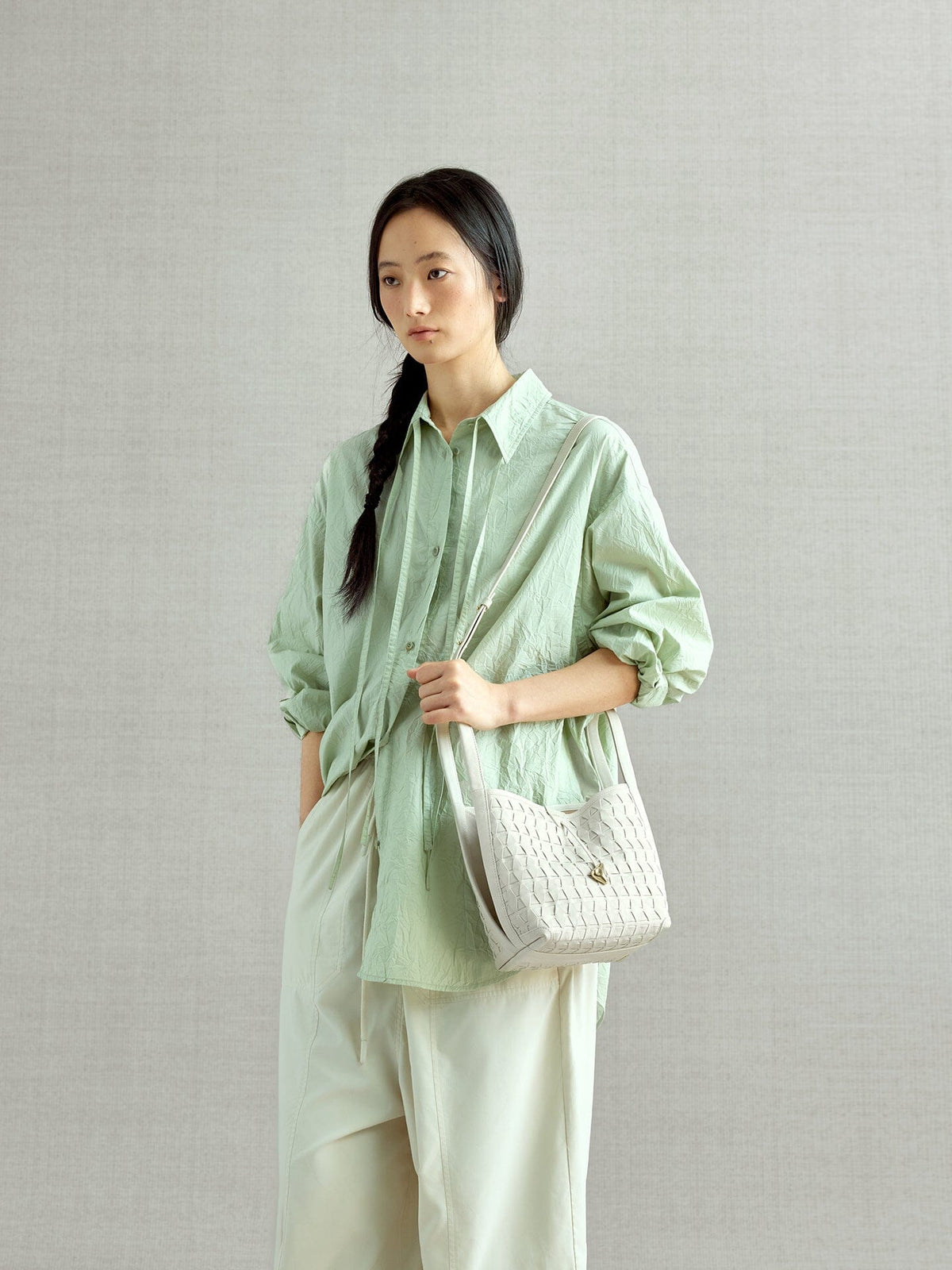 An elegant bucket bag made from lattice