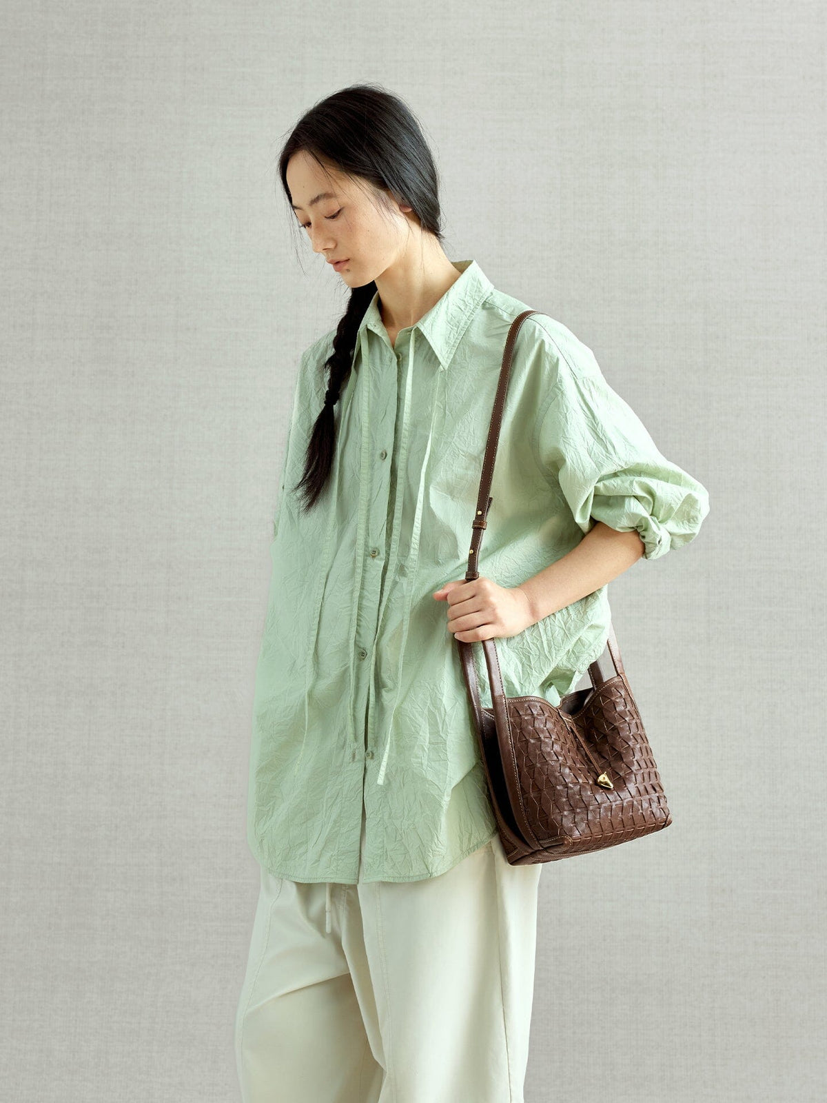 An elegant bucket bag made from lattice