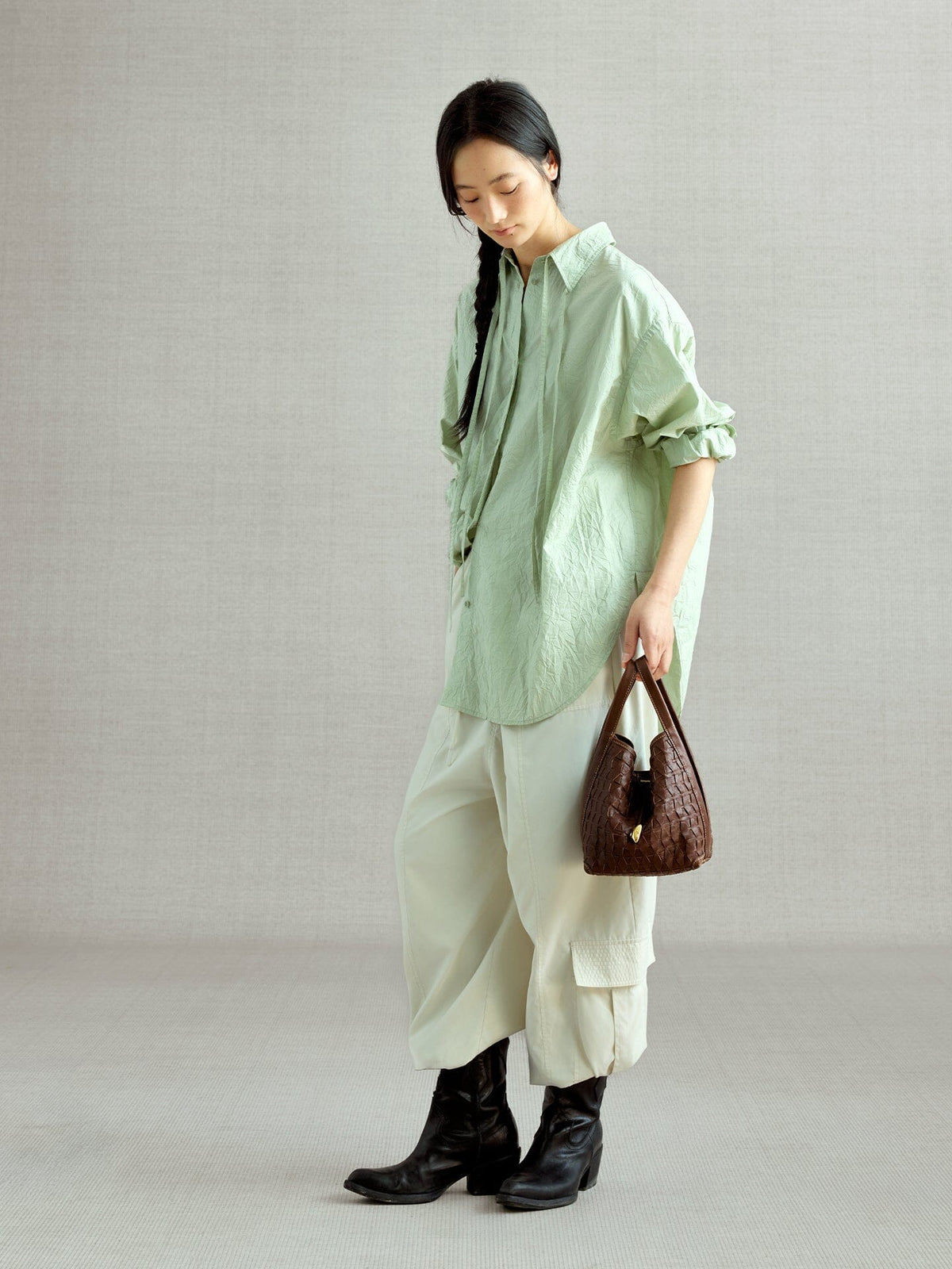 An elegant bucket bag made from lattice