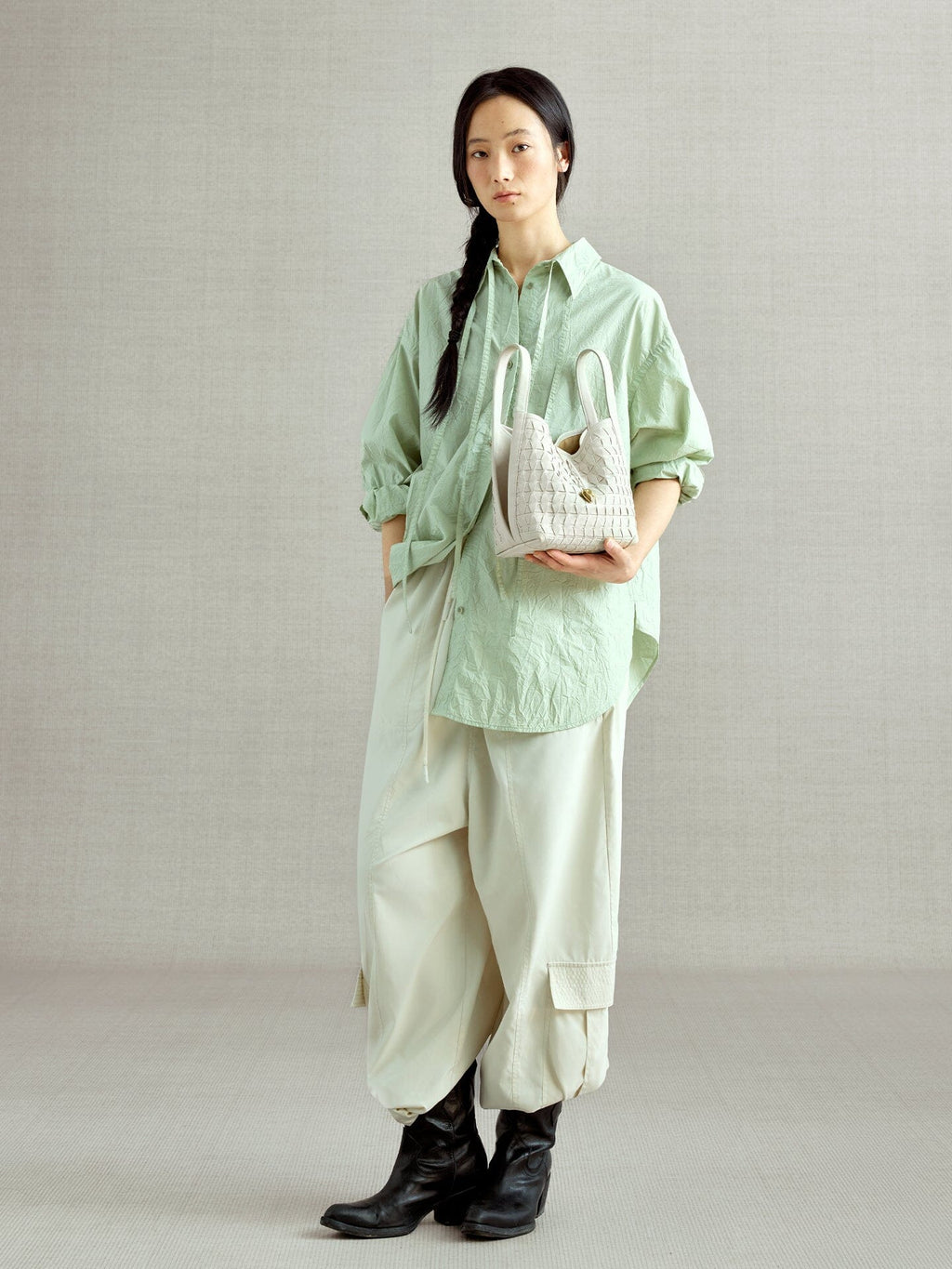 An elegant bucket bag made from lattice