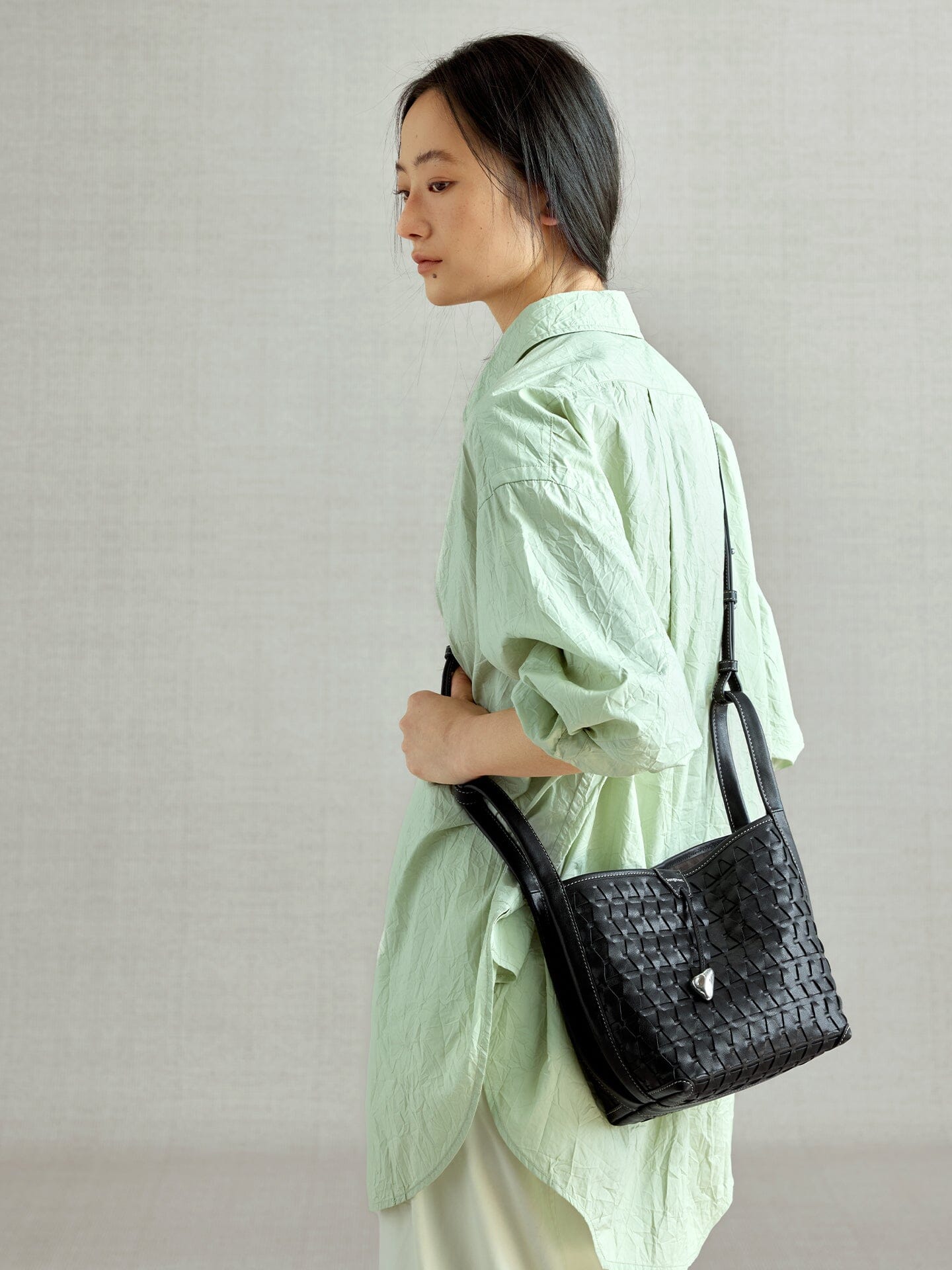 An elegant bucket bag made from lattice