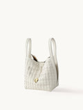 An elegant bucket bag made from lattice