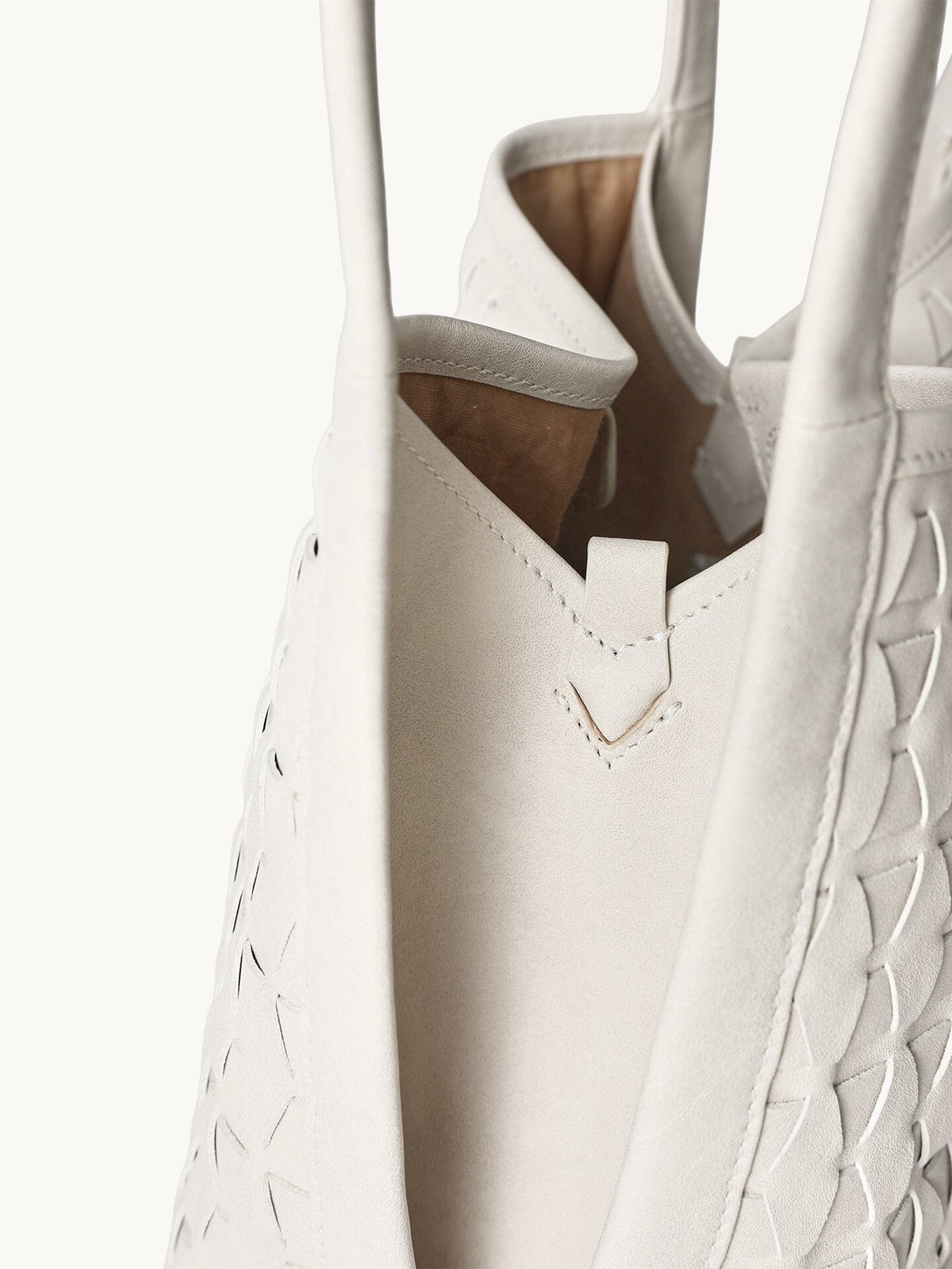 An elegant bucket bag made from lattice