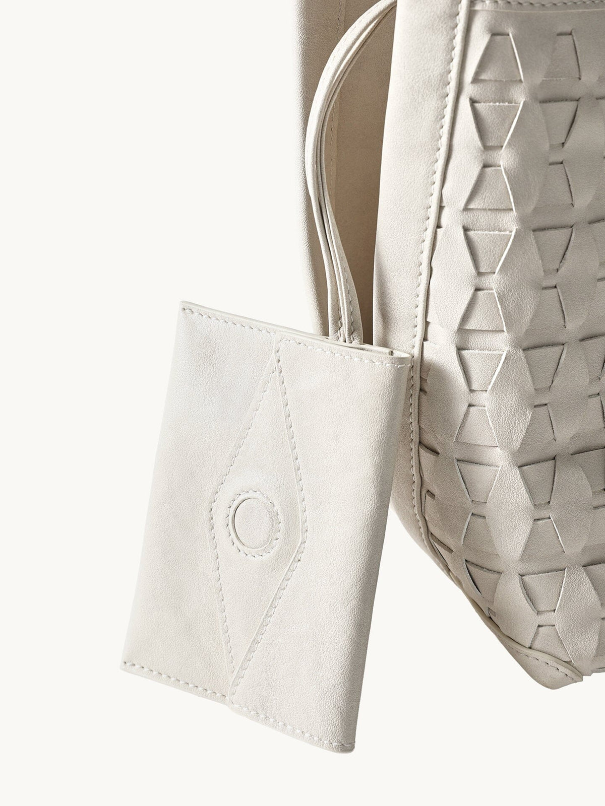 An elegant bucket bag made from lattice
