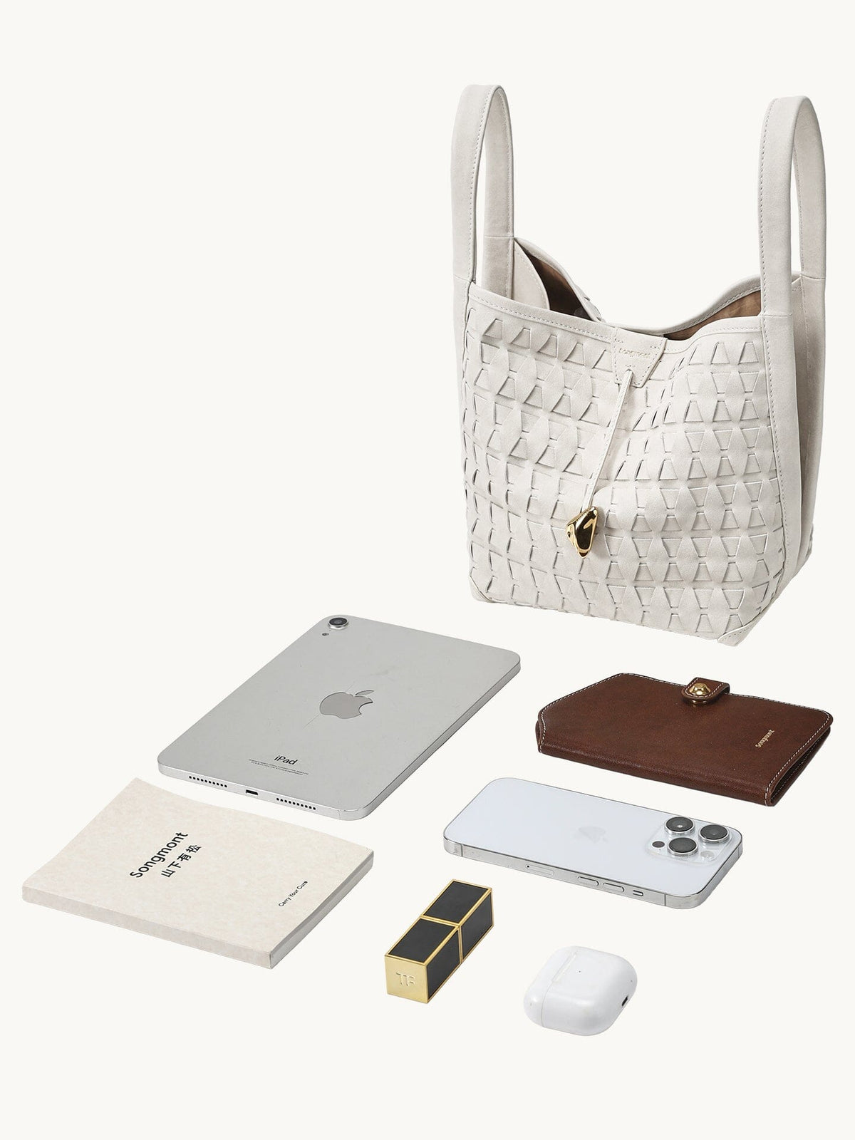 An elegant bucket bag made from lattice
