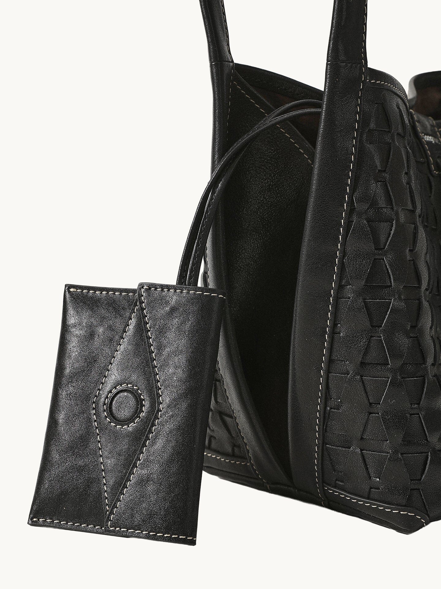 An elegant bucket bag made from lattice