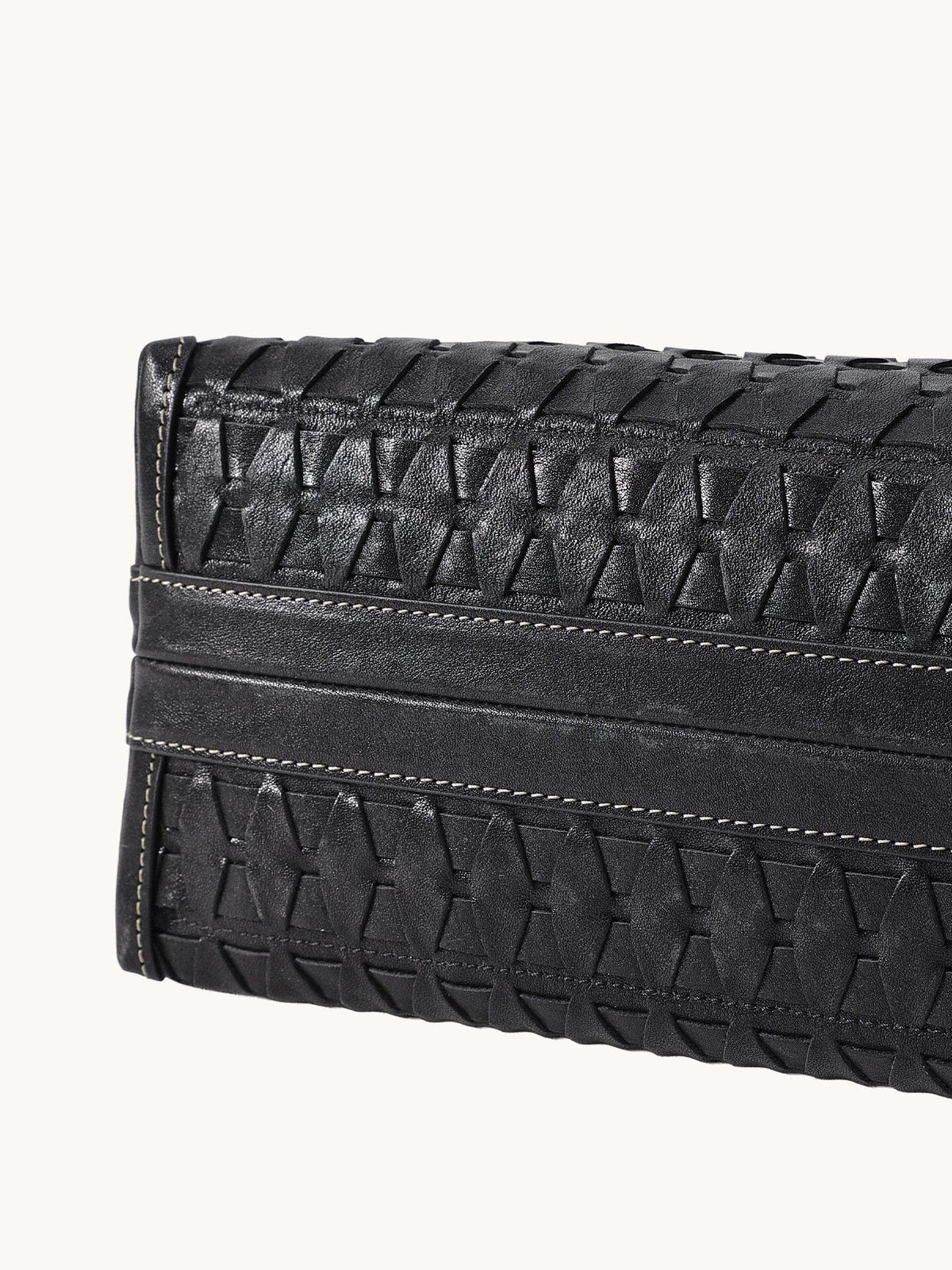 Handbag with lattice shellseeker pattern