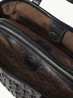 Handbag with lattice shellseeker pattern