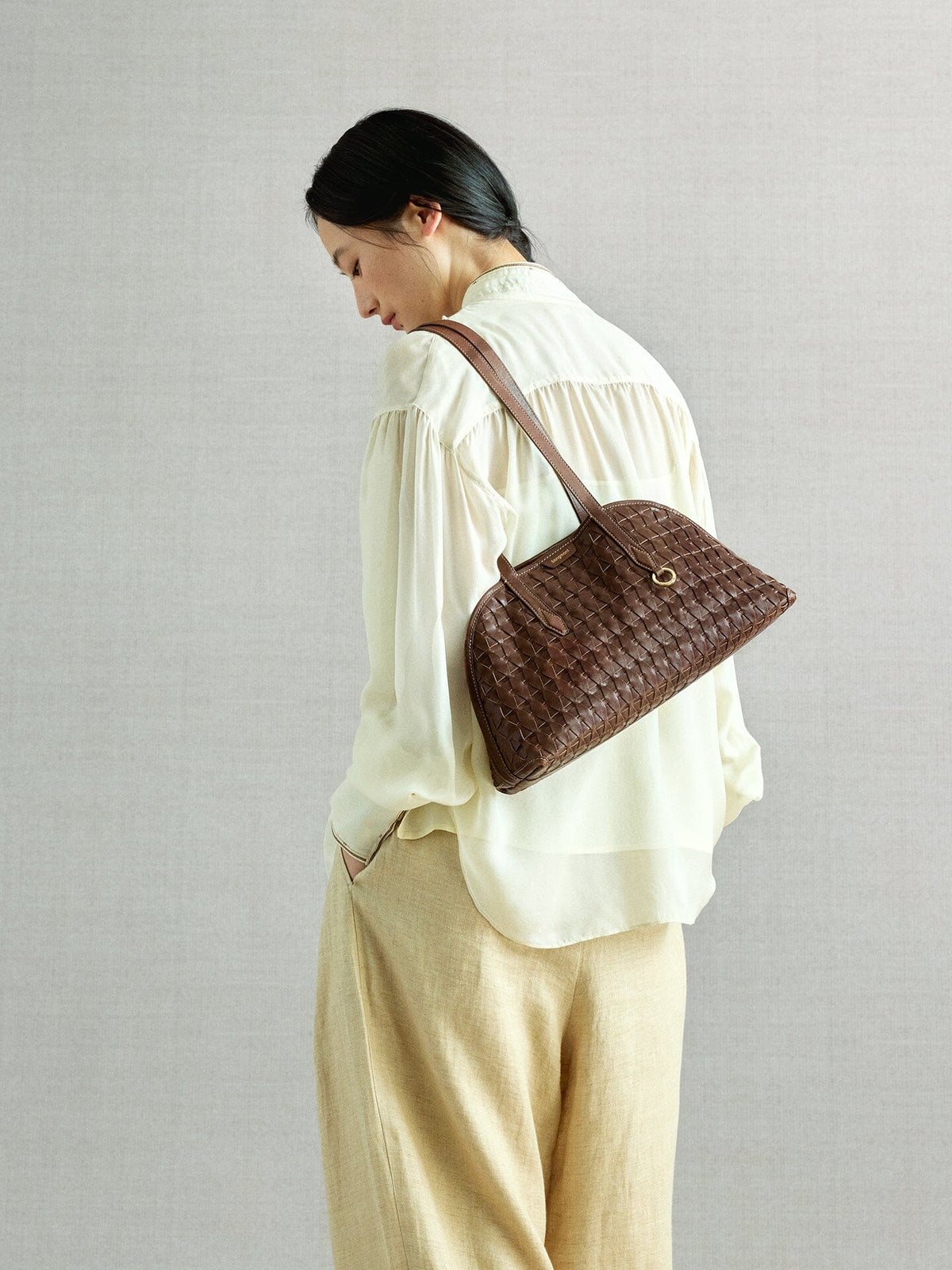 Handbag with lattice shellseeker pattern