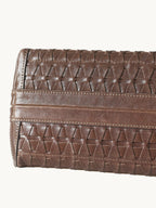 Handbag with lattice shellseeker pattern
