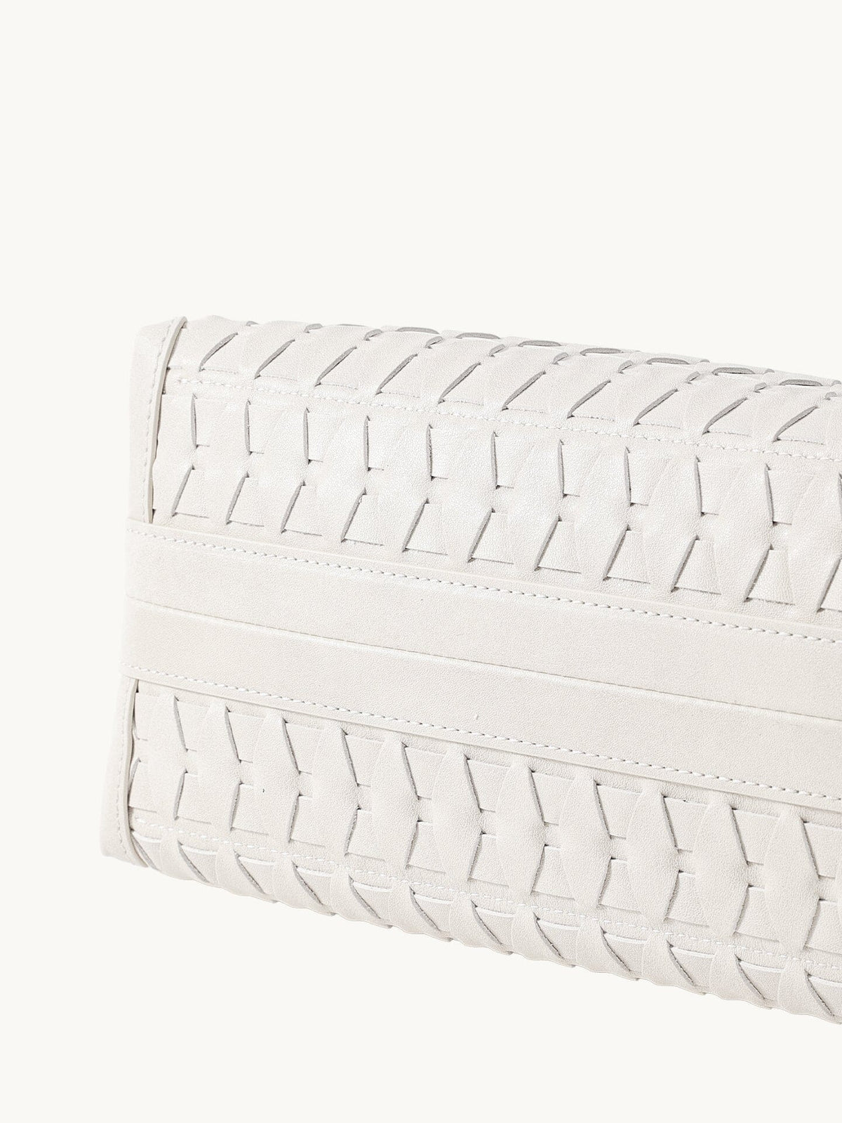 Handbag with lattice shellseeker pattern