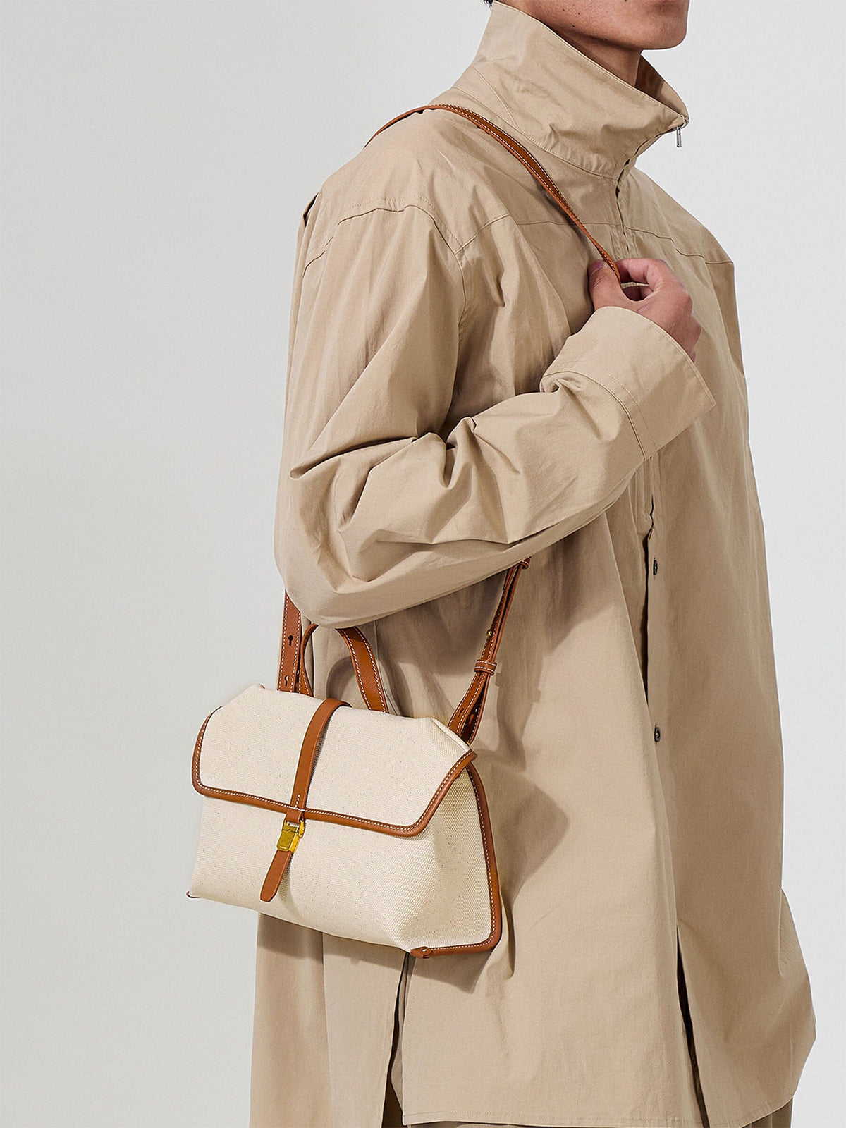 Bag with Shan logo in small size