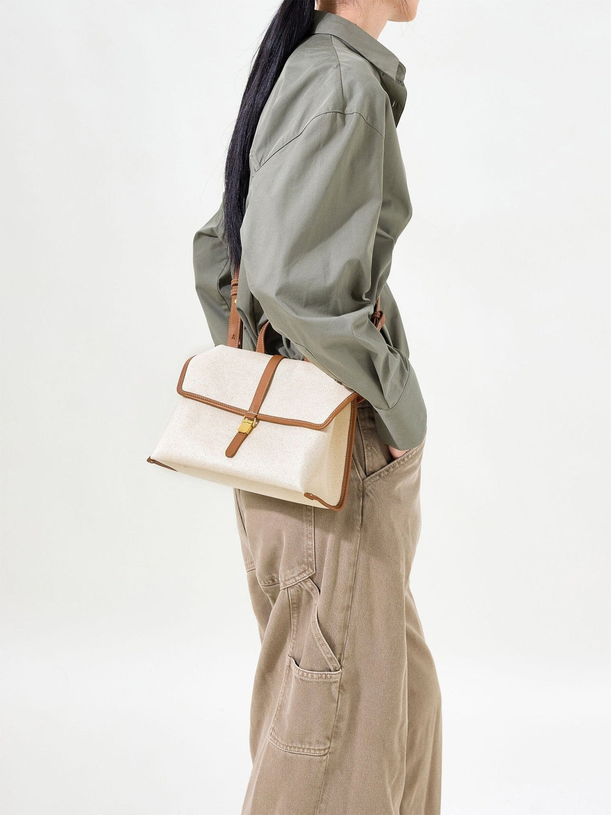 Bag with Shan logo in small size