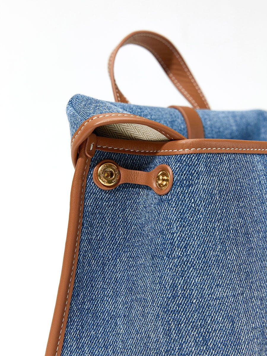 Bag with Shan logo in small size