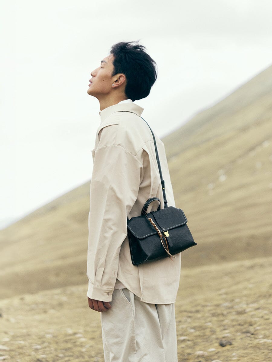 Bag with Shan logo in small size