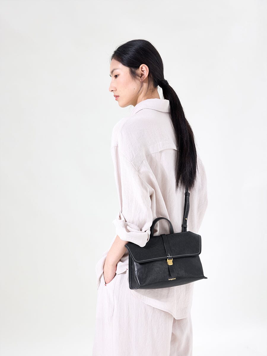 Bag with Shan logo in small size