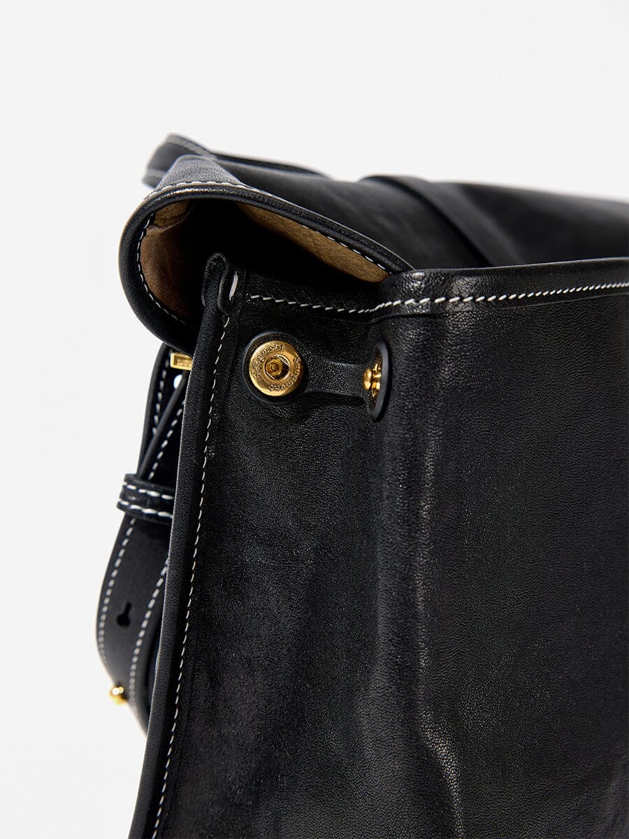 Bag with Shan logo in small size